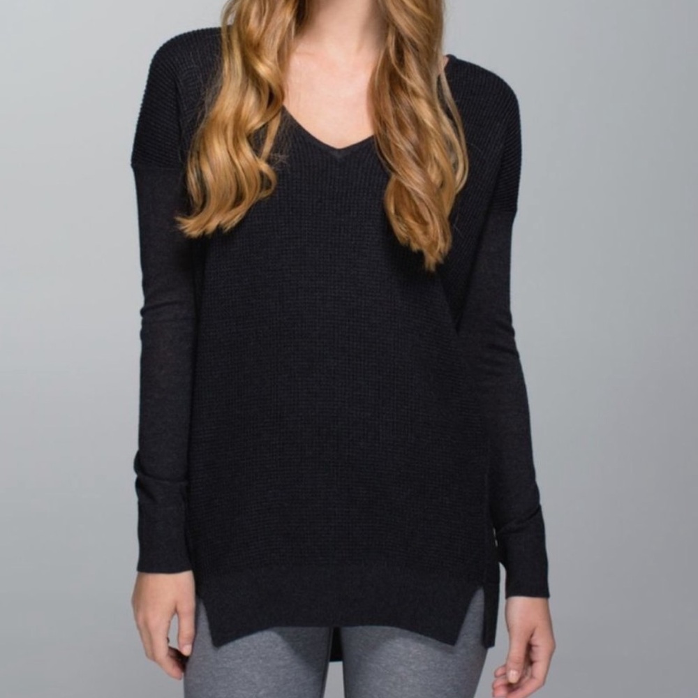 lululemon athletica The Sweater Life Heathered Black V-Neck Thumbhole Cashmere